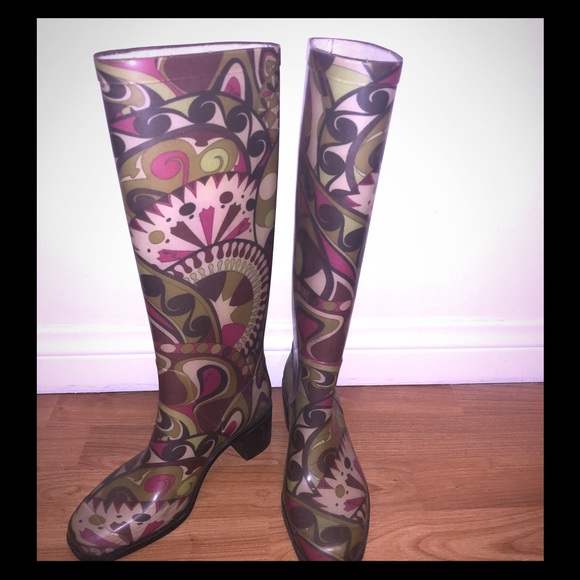 Fun Pucci rubber rain boots with a block heel - Picture 1 of 2